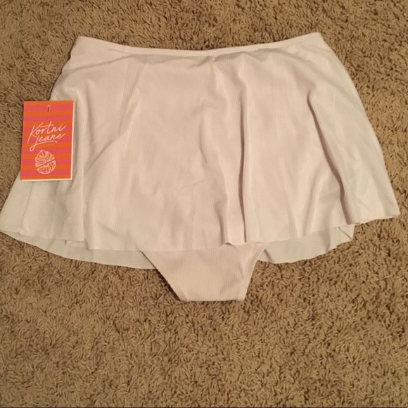 Kortni Jeane Swim skirt - Picture 3 of 3